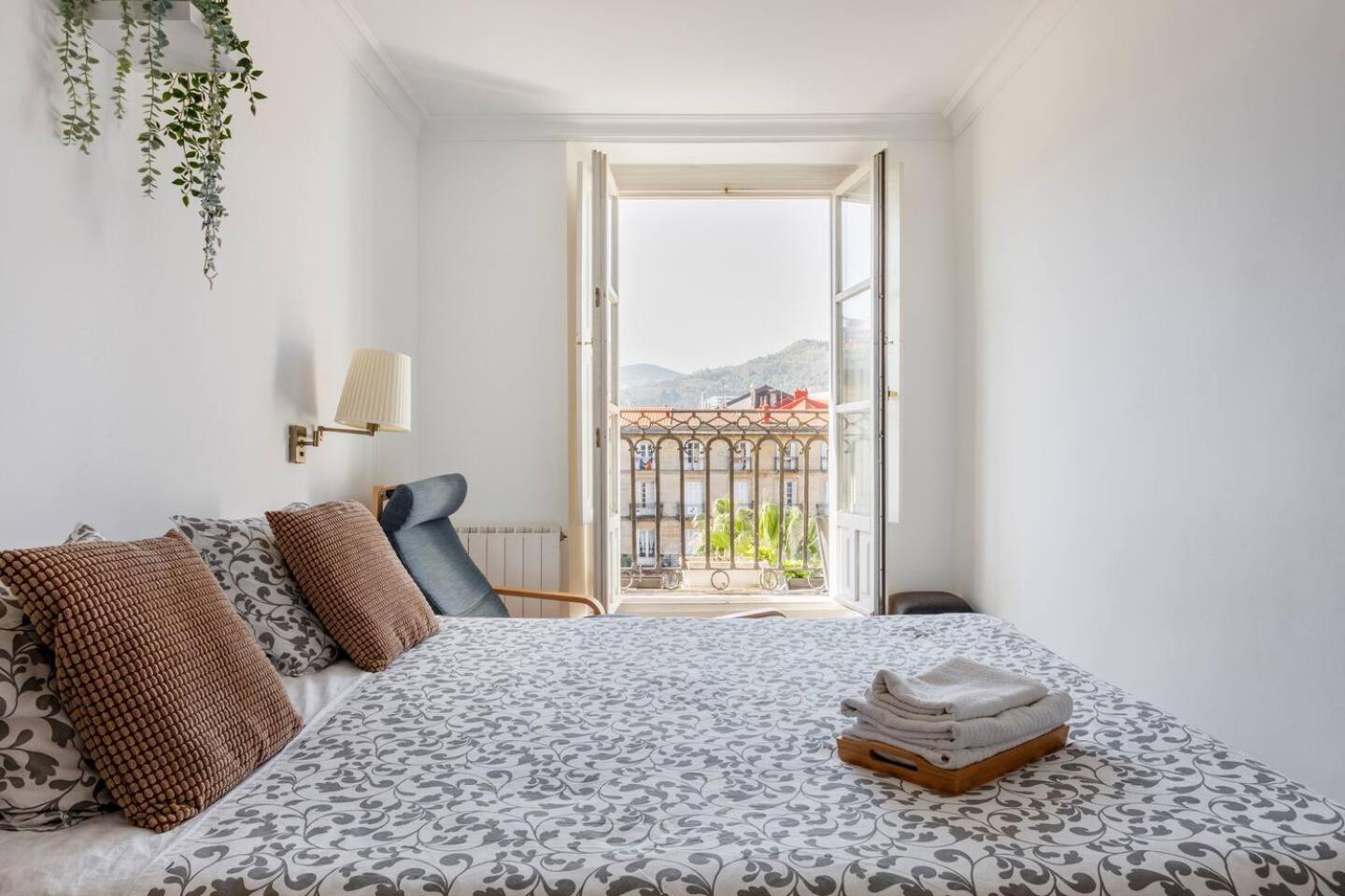 Plaza Nueva Habitaciones Бильбао Номер фото